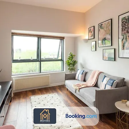 Apartament Stylish Two Bed City Centre By Movida Property Group Short Lets & Serviced Leeds