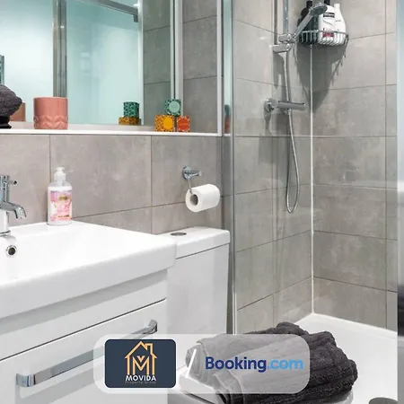 Apartament Stylish Two Bed City Centre By Movida Property Group Short Lets & Serviced Leeds *